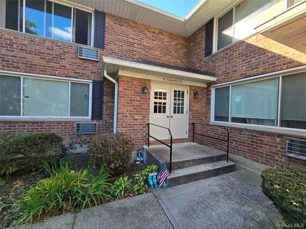 111 Edmunton Drive, Unit G4, North Babylon, NY 11703