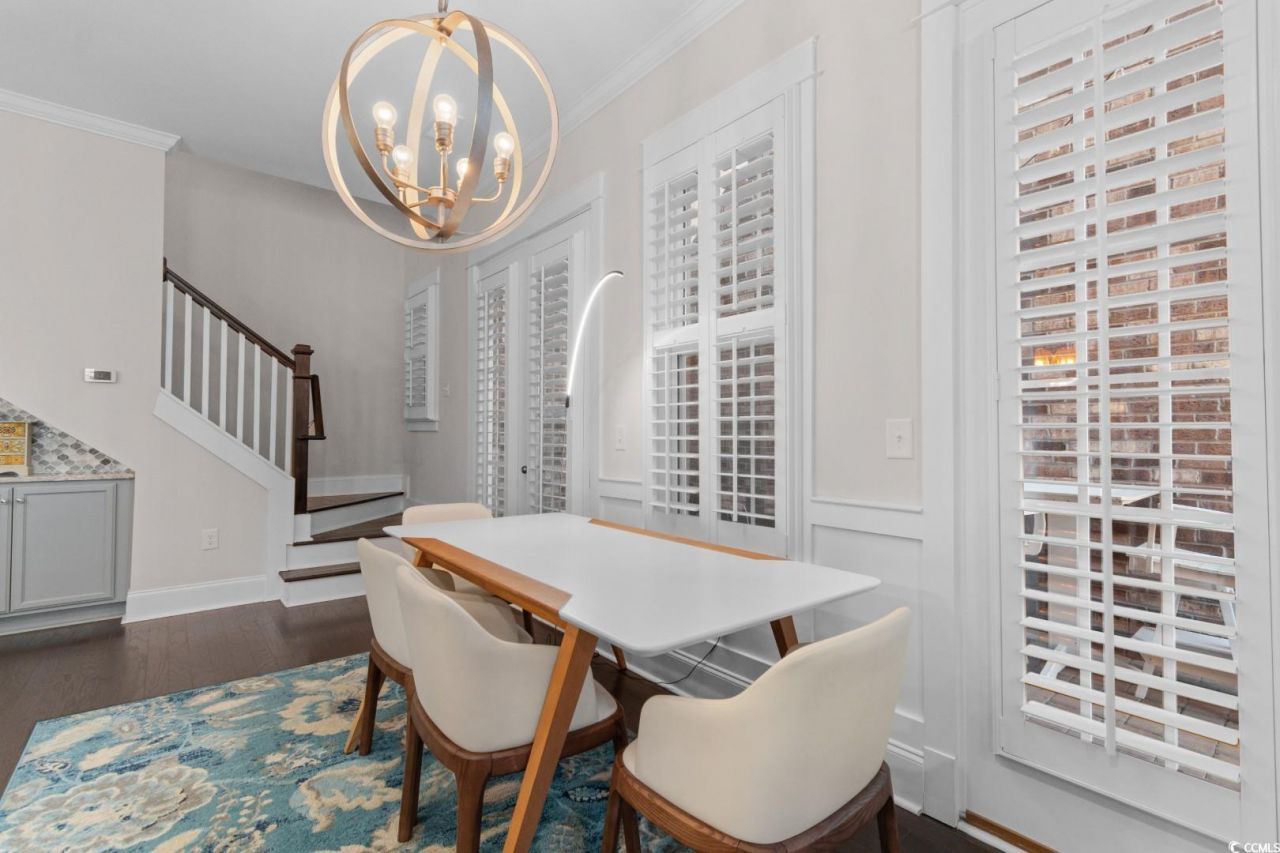 847 Iris St. Photo 11