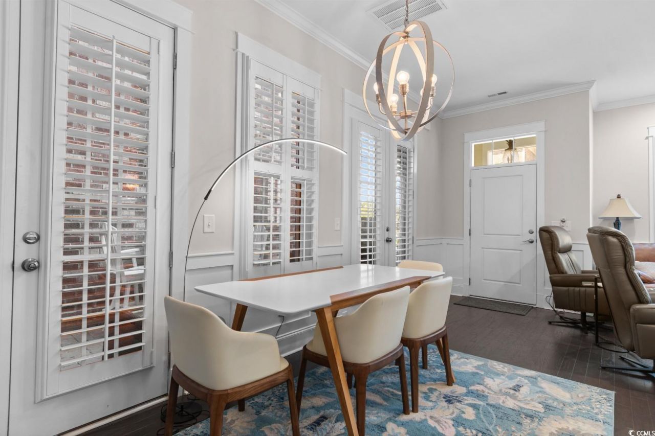 847 Iris St. Photo 12