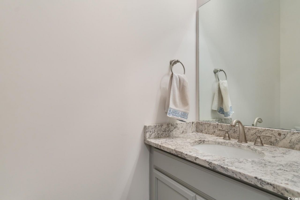 847 Iris St. Photo 19