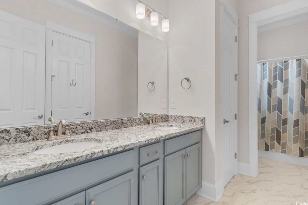 847 Iris St. Photo 23