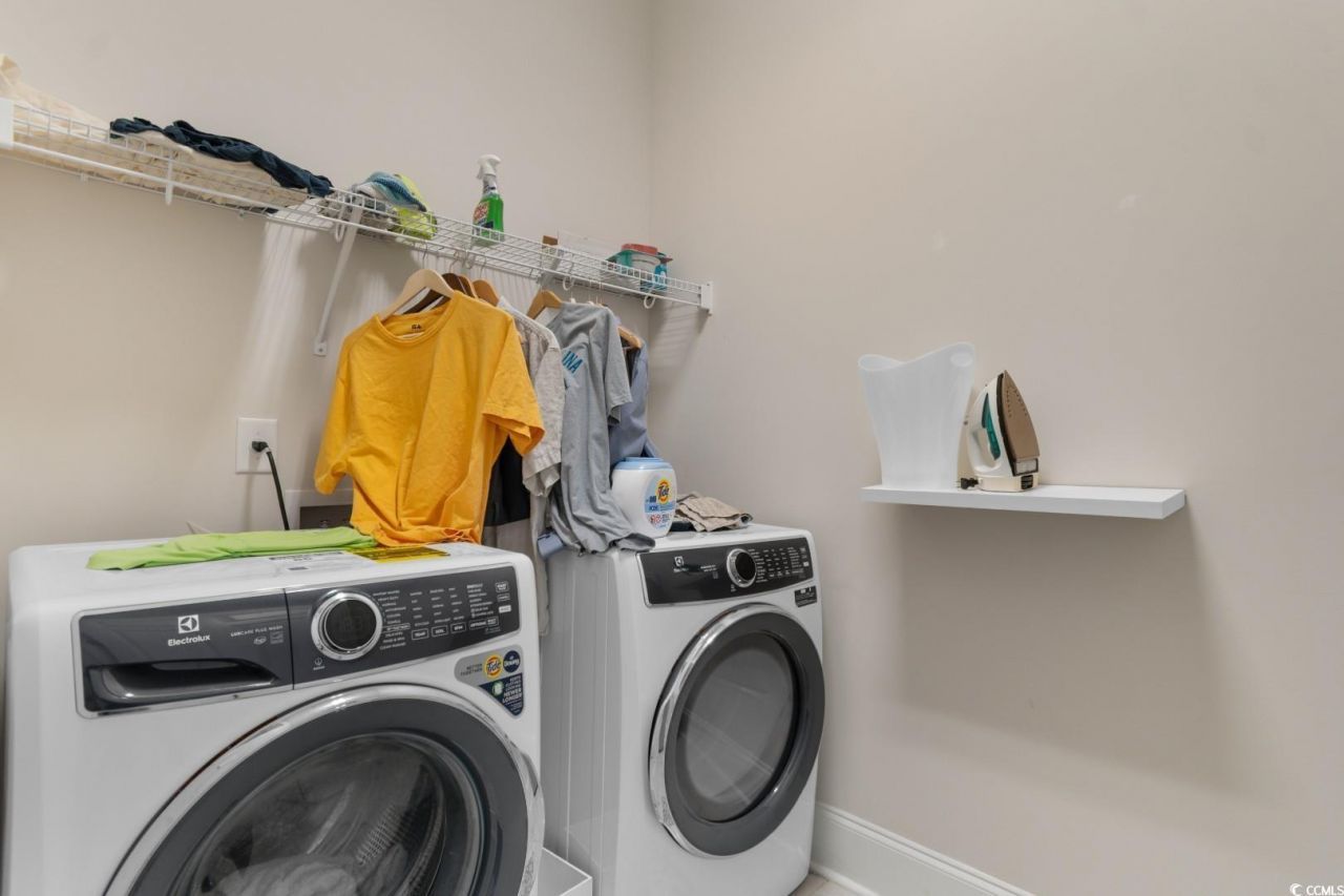 847 Iris St. Photo 26