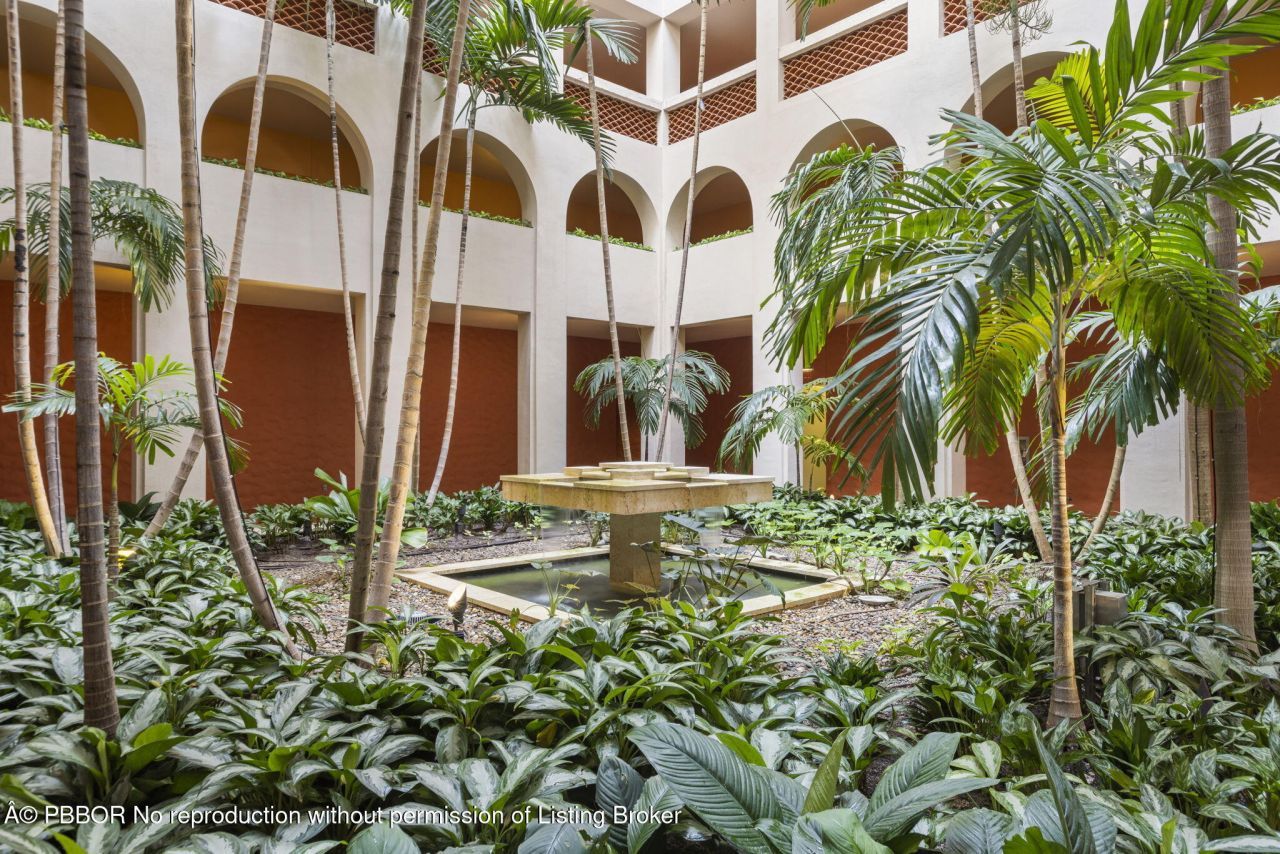 2 N Breakers Row N, Unit PH4, Palm Beach, FL 33480 Photo