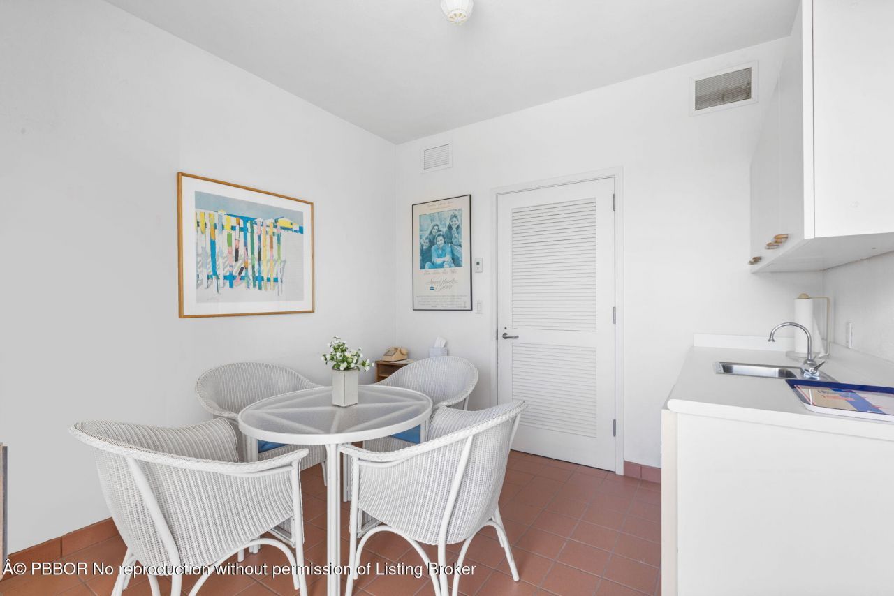 2 N Breakers Row N, Unit PH4, Palm Beach, FL 33480 Photo