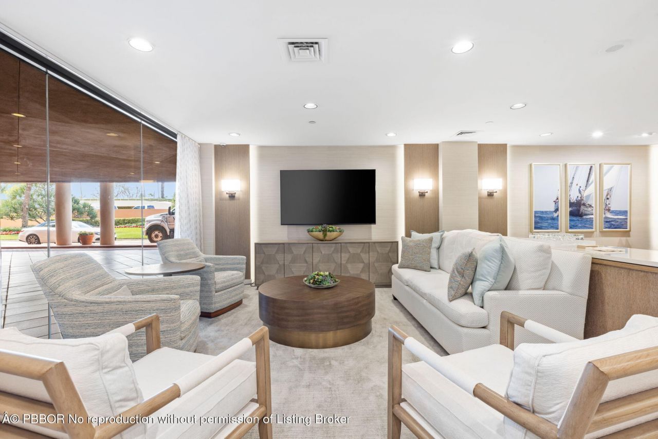 2 N Breakers Row N, Unit PH4, Palm Beach, FL 33480 Photo