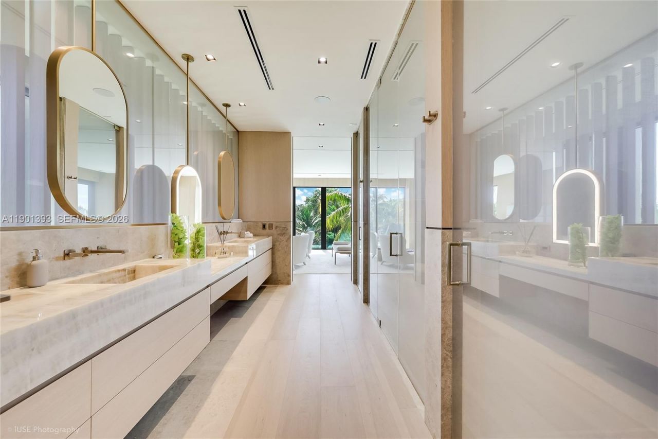 770 Lake Rd, Miami, FL 33137 Photo