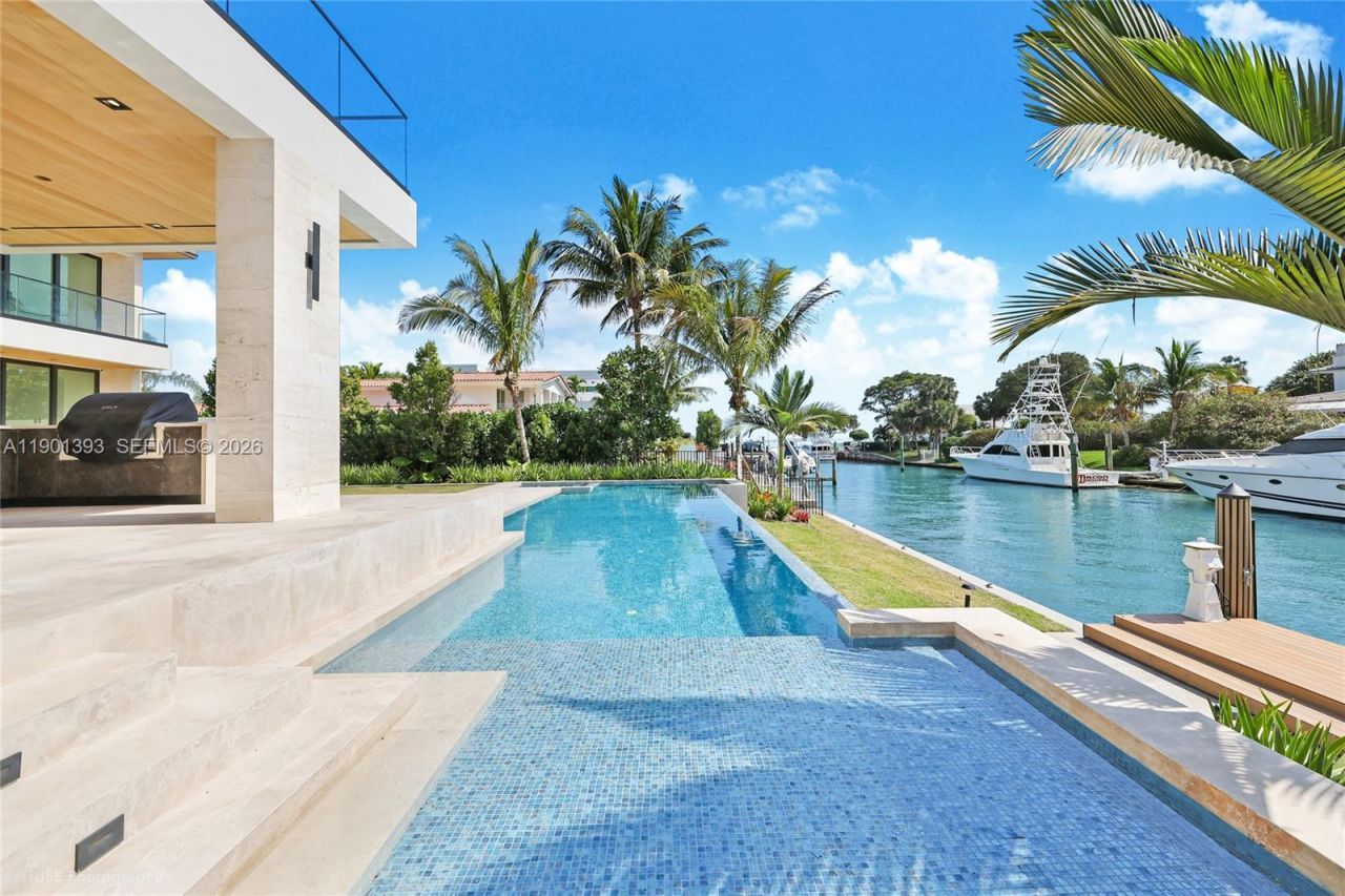 770 Lake Rd, Miami, FL 33137 Photo