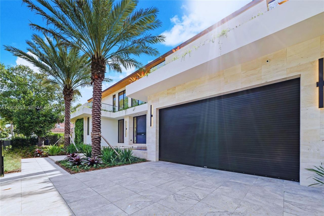 770 Lake Rd, Miami, FL 33137 Photo