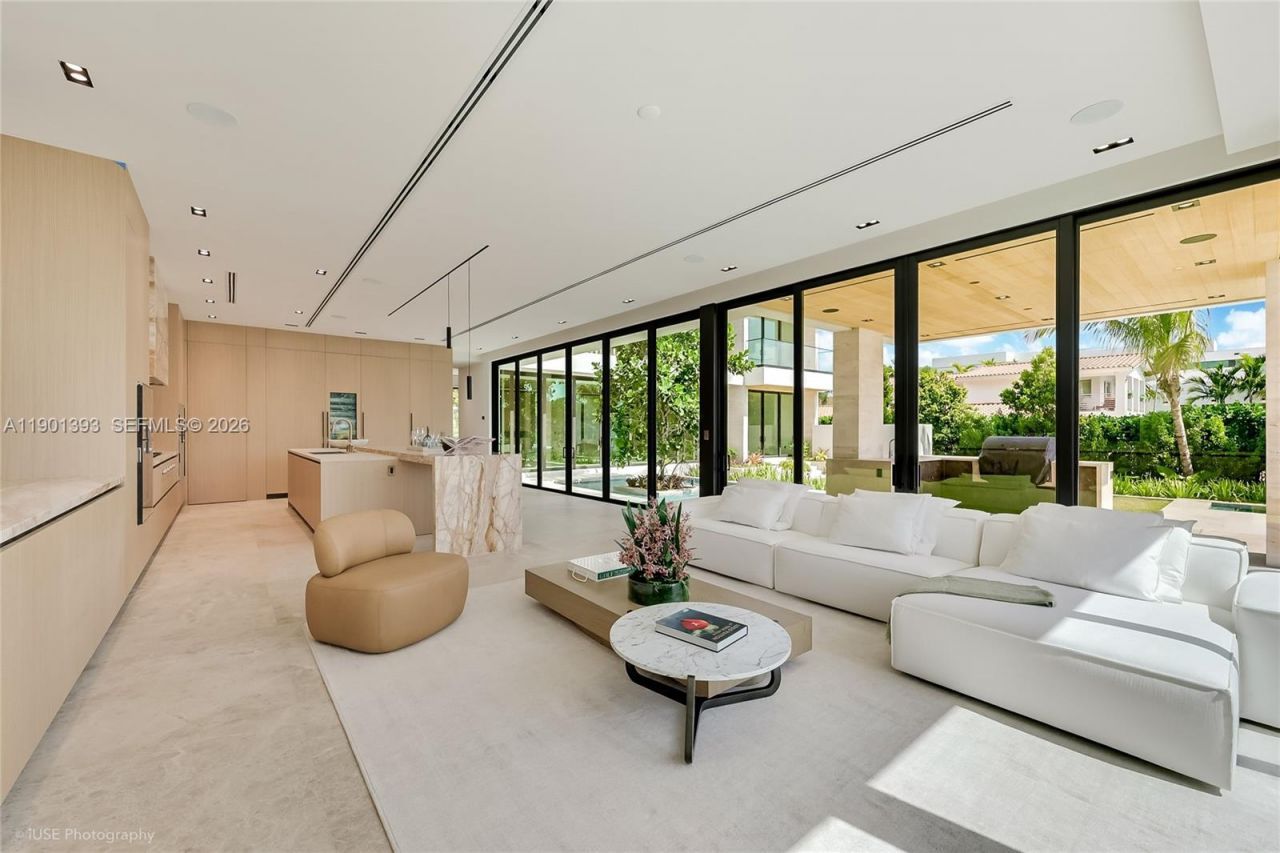 770 Lake Rd, Miami, FL 33137 Photo