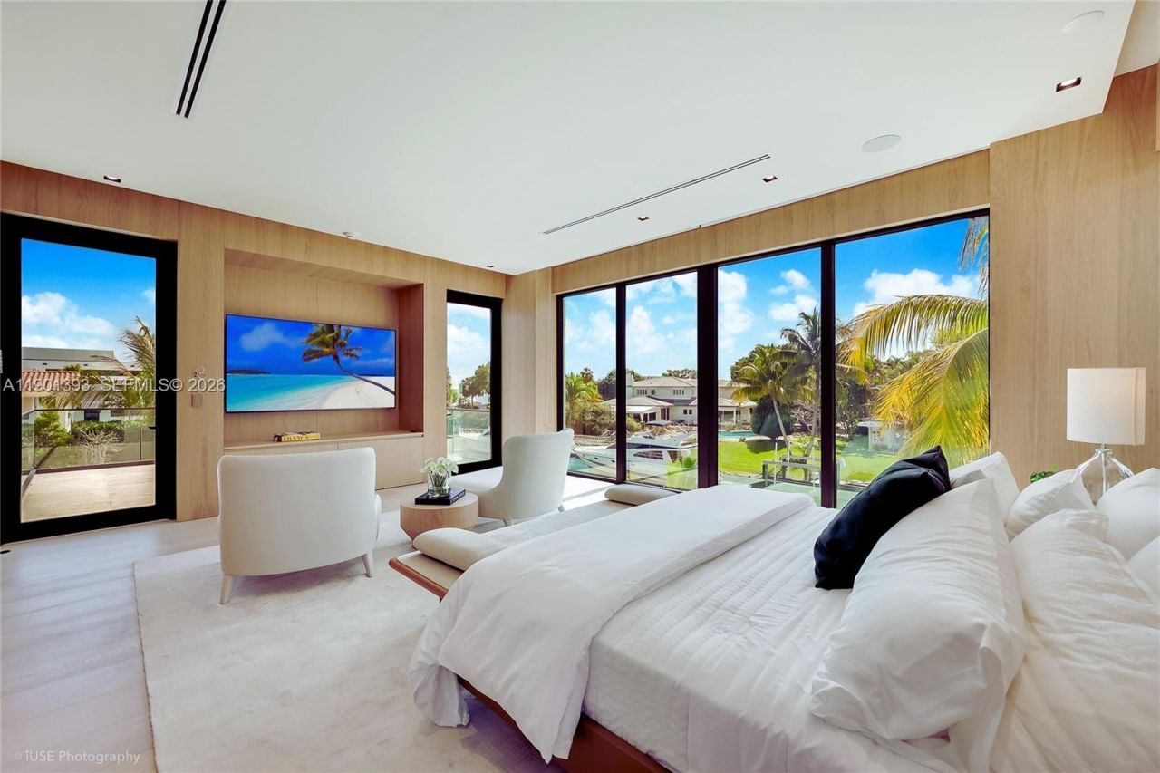 770 Lake Rd, Miami, FL 33137 Photo