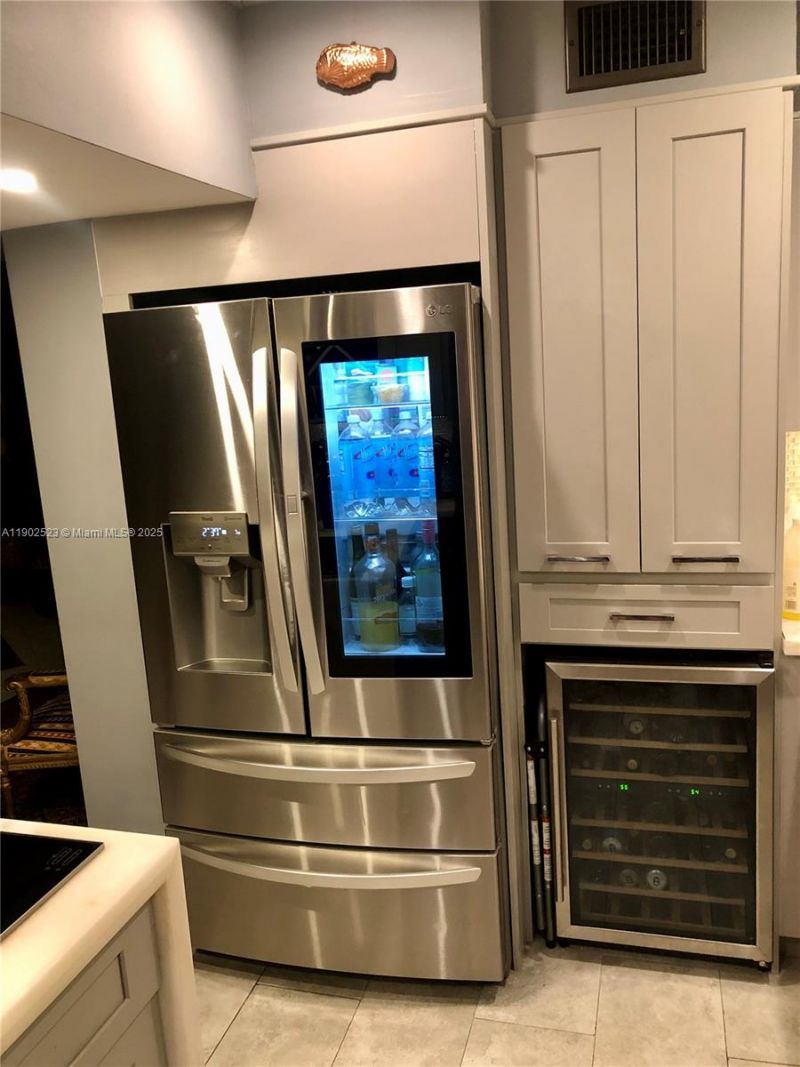 877 NE 195th St, Unit 122, Miami, FL 33179 Photo