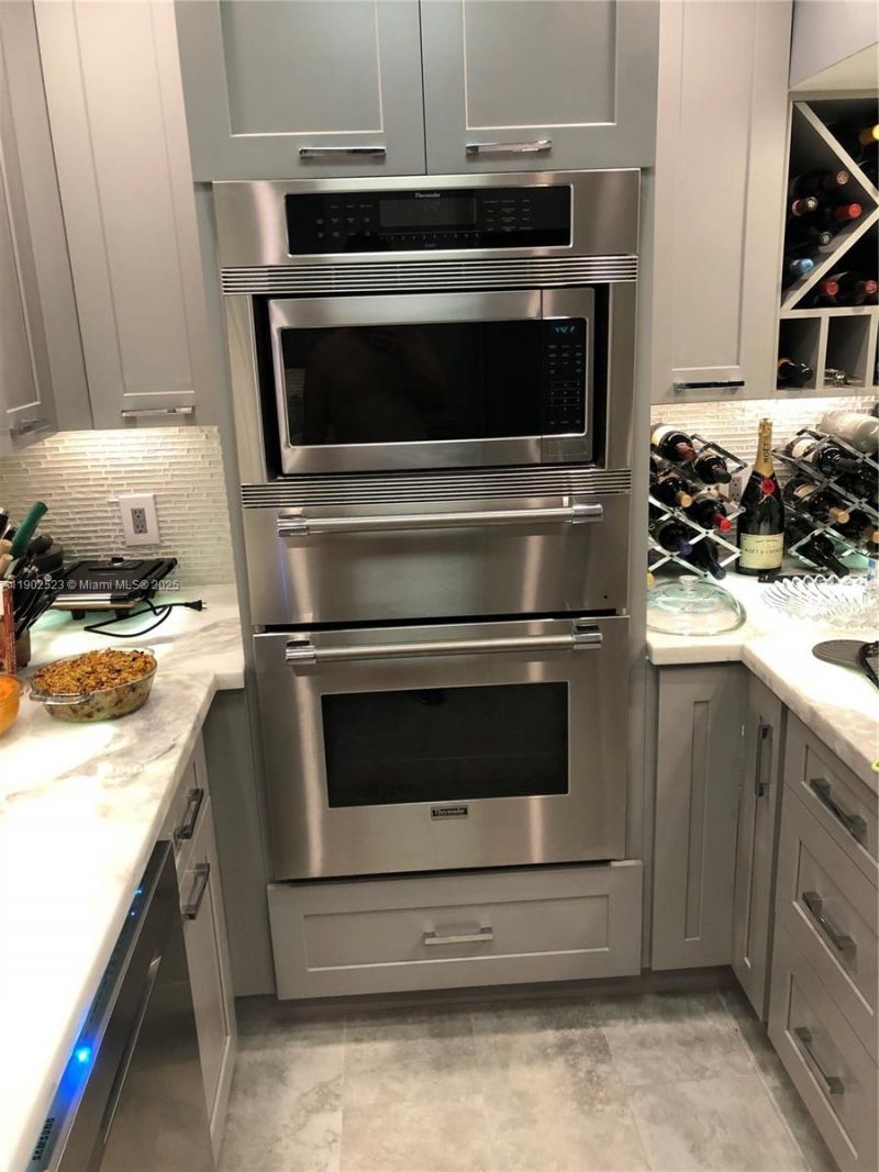 877 NE 195th St, Unit 122, Miami, FL 33179 Photo