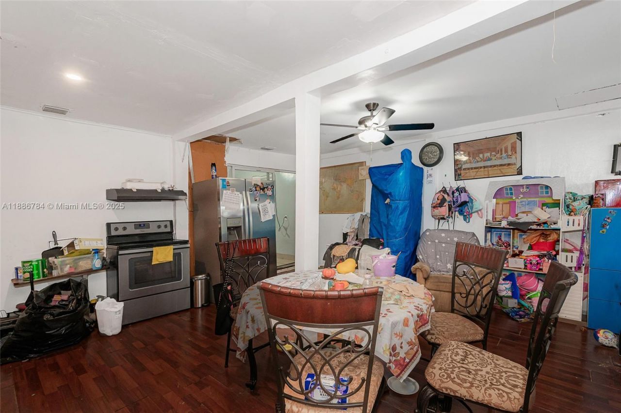 807 NW 109th St, Miami, FL 33168 Photo