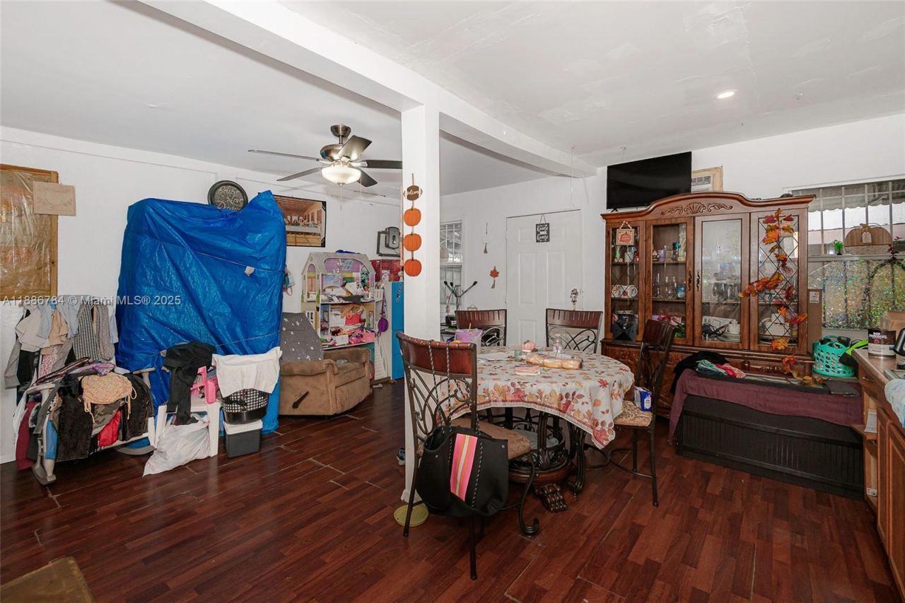 807 NW 109th St, Miami, FL 33168 Photo