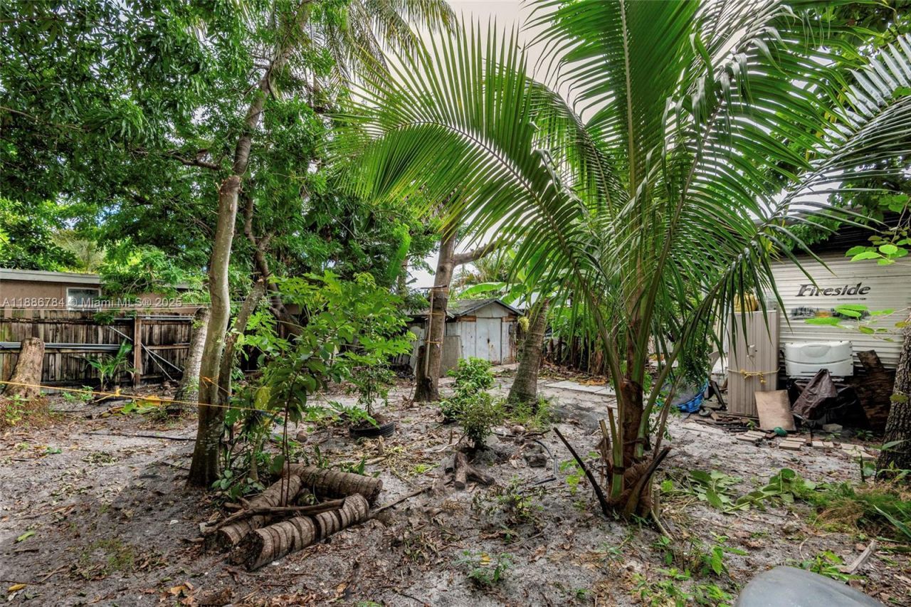 807 NW 109th St, Miami, FL 33168 Photo