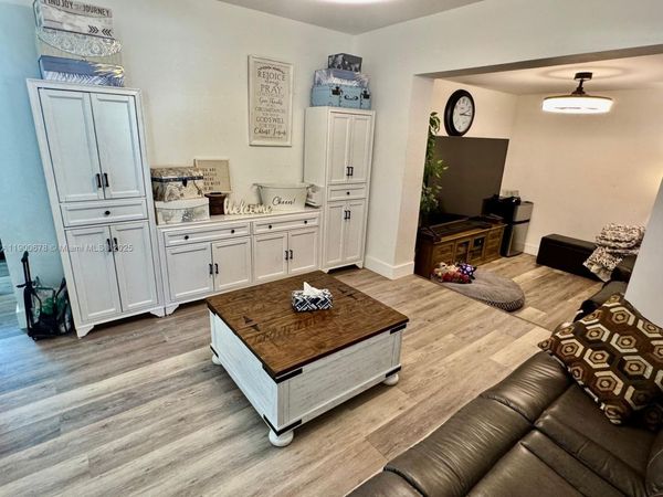 2626 Garfield St, Hollywood, FL 33020