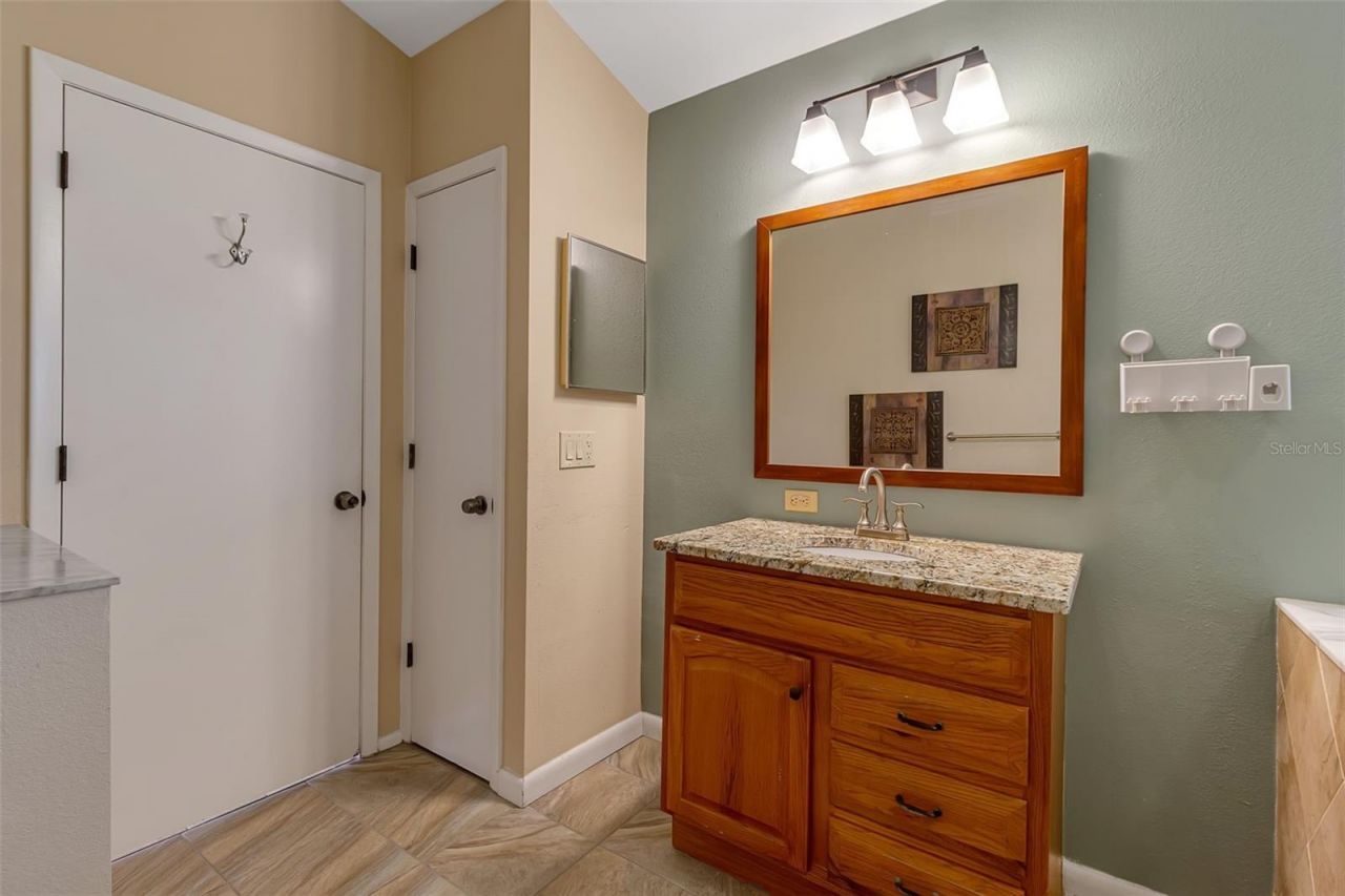 3920 52nd Drive W, Bradenton, FL 34210 Photo