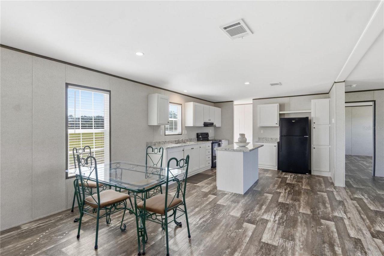 9870 SW 62nd Court, Trenton, FL 32693 Photo