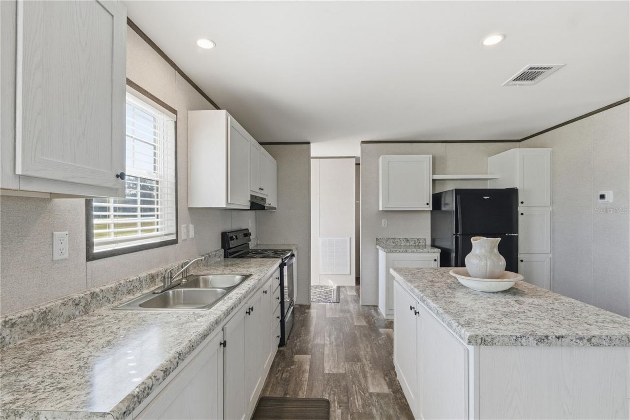 9870 SW 62nd Court, Trenton, FL 32693 Photo