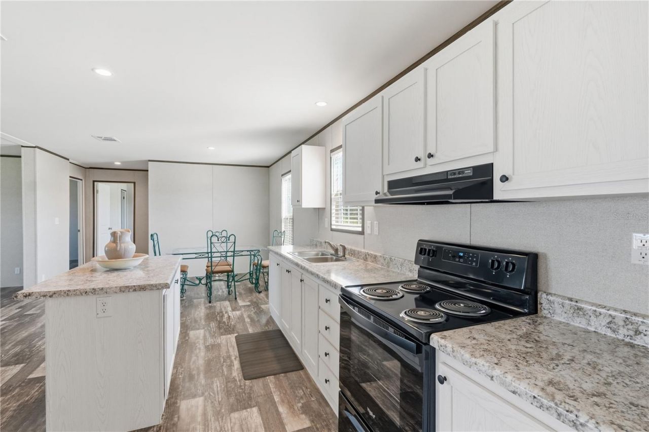 9870 SW 62nd Court, Trenton, FL 32693 Photo