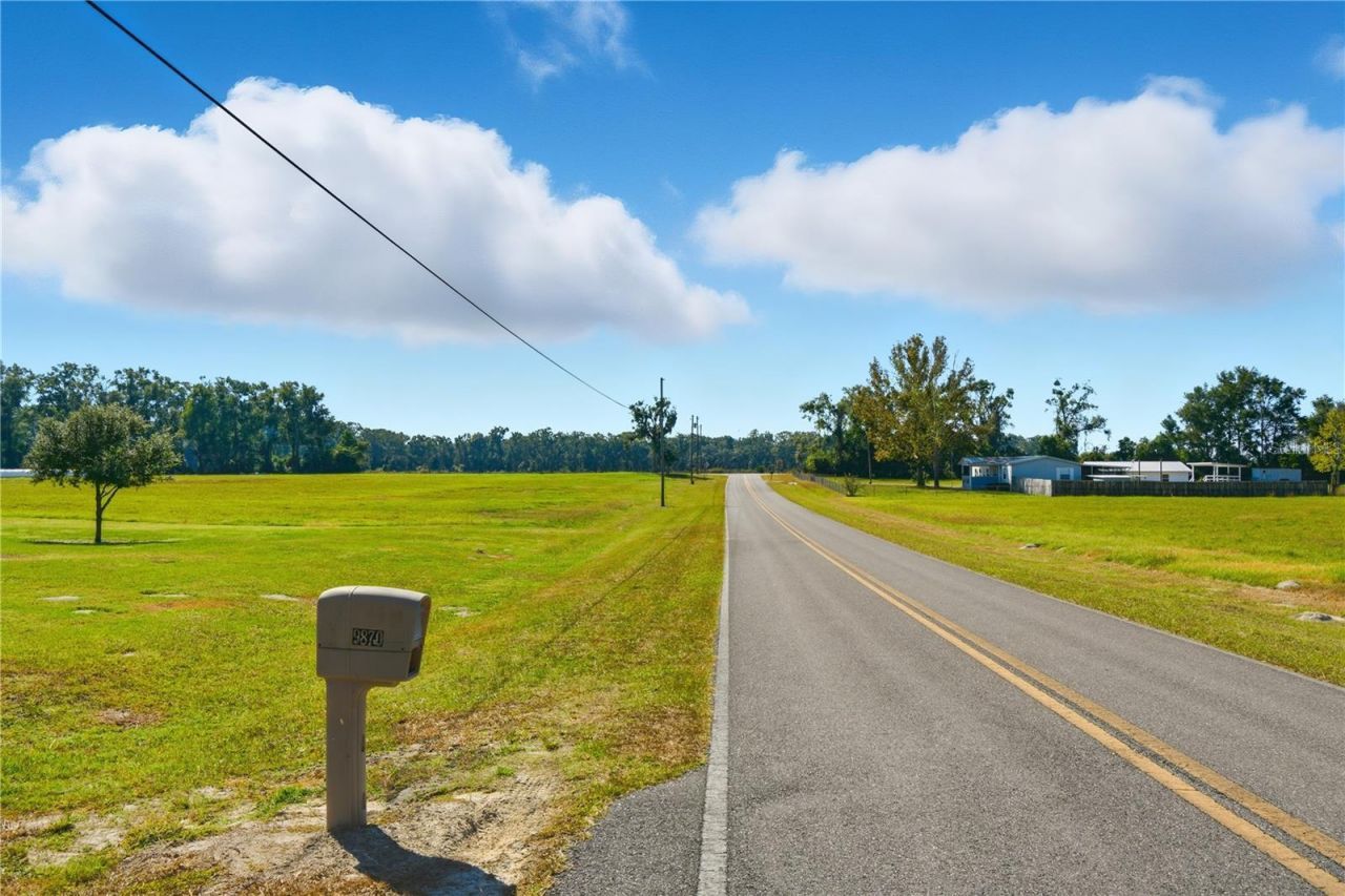 9870 SW 62nd Court, Trenton, FL 32693 Photo