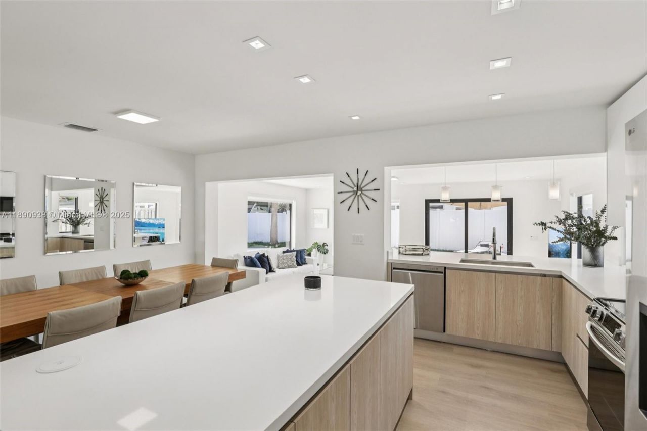 1960 NE 32nd St, Lighthouse Point, FL 33064 Photo