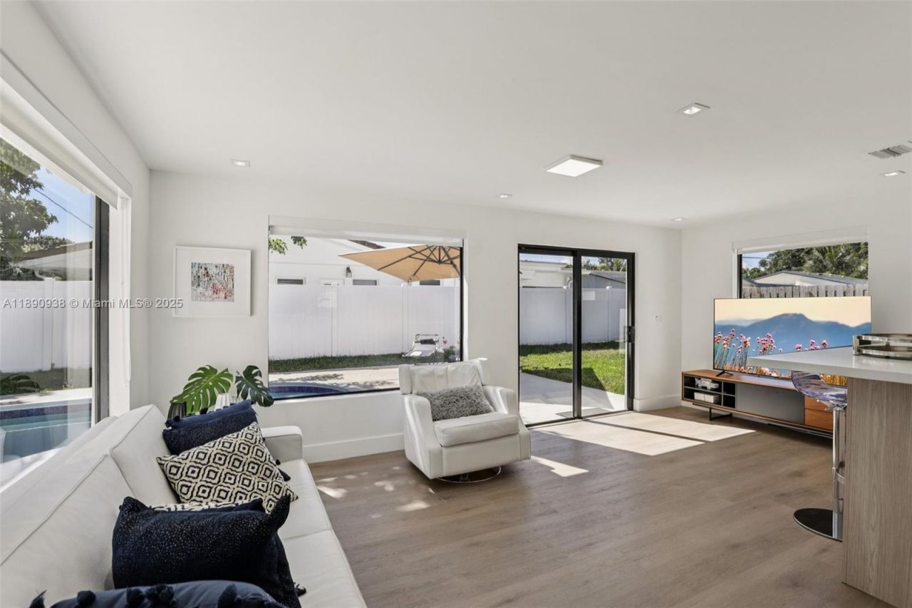 1960 NE 32nd St, Lighthouse Point, FL 33064 Photo