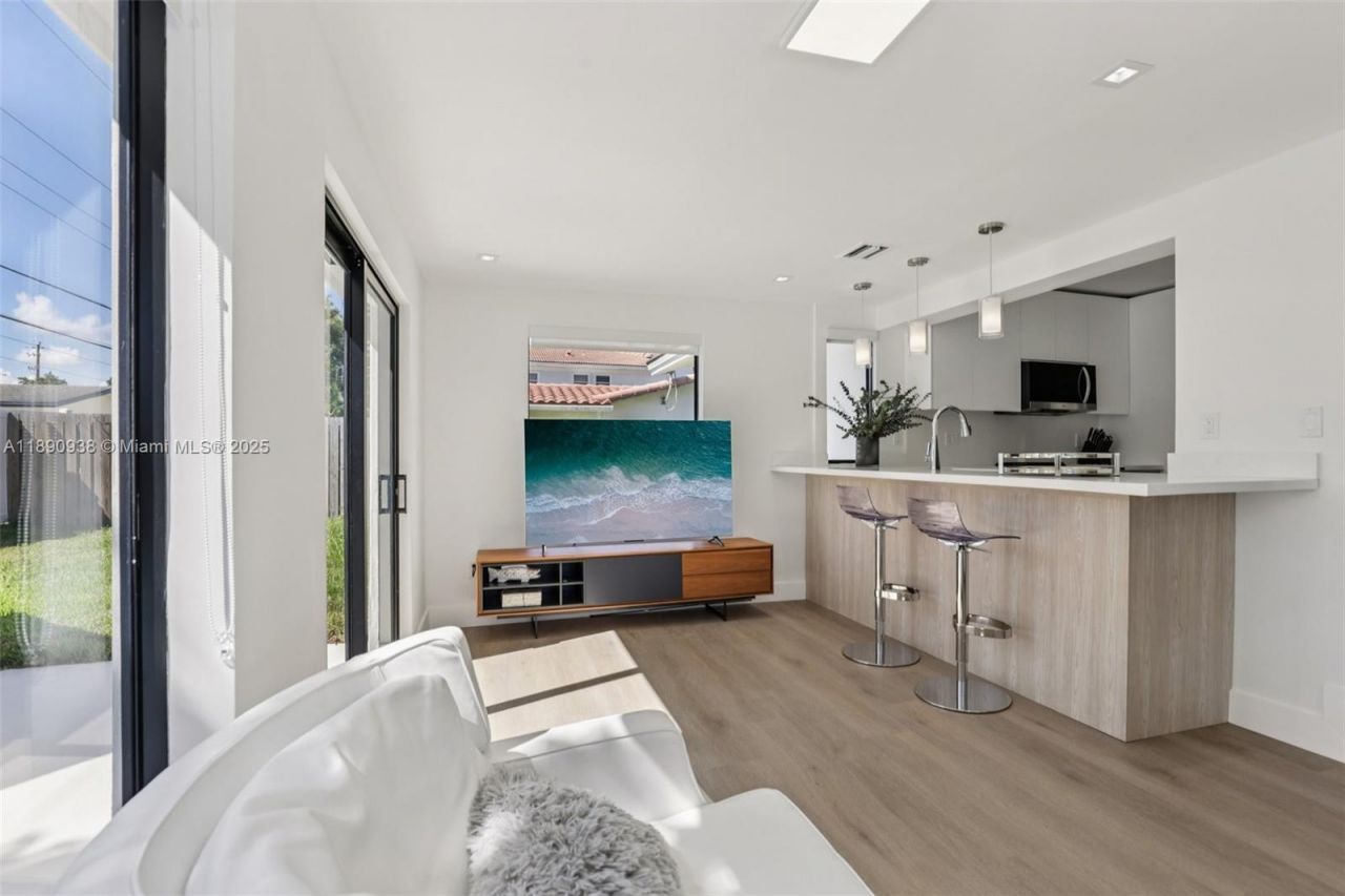 1960 NE 32nd St, Lighthouse Point, FL 33064 Photo