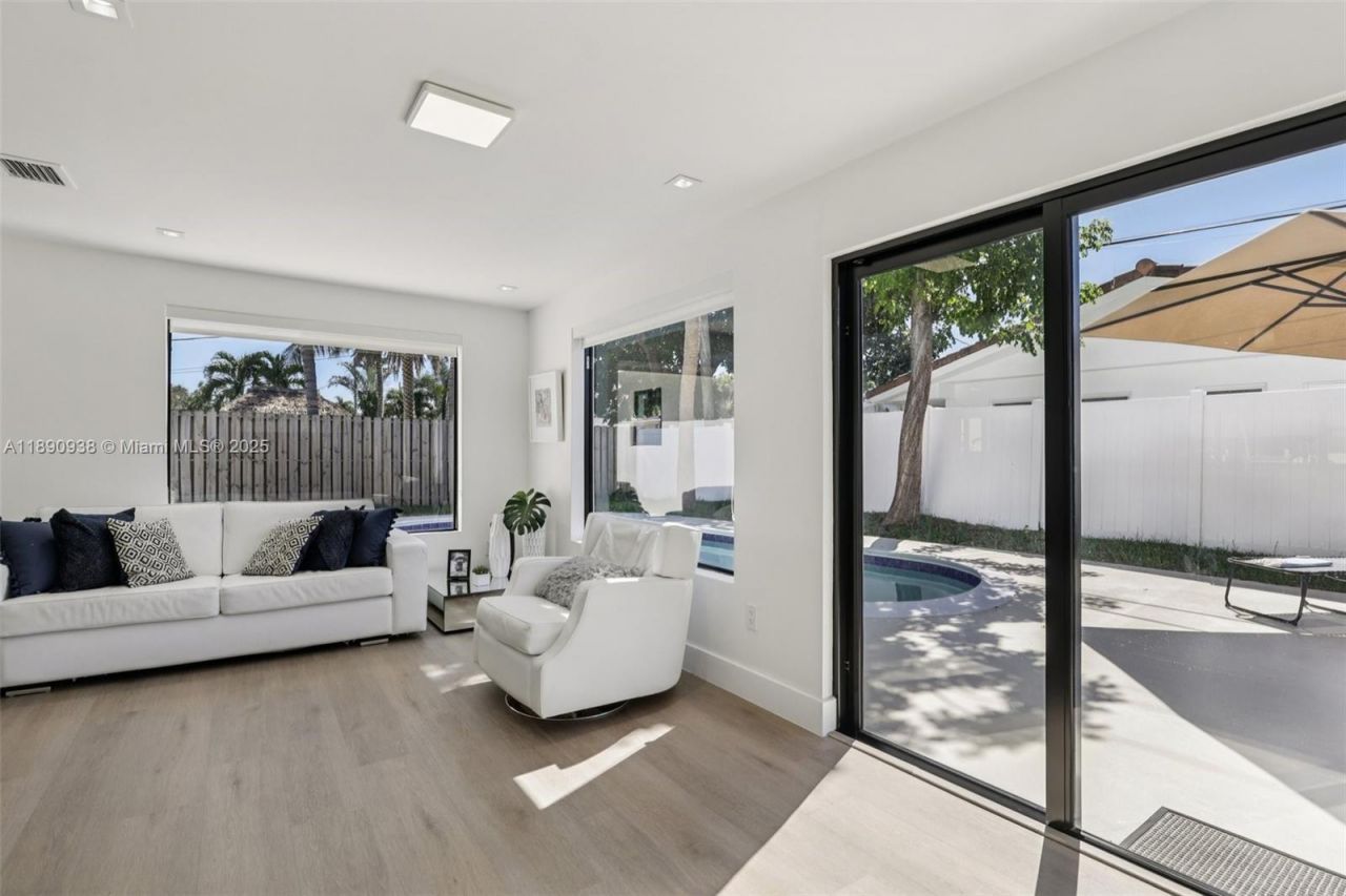 1960 NE 32nd St, Lighthouse Point, FL 33064 Photo