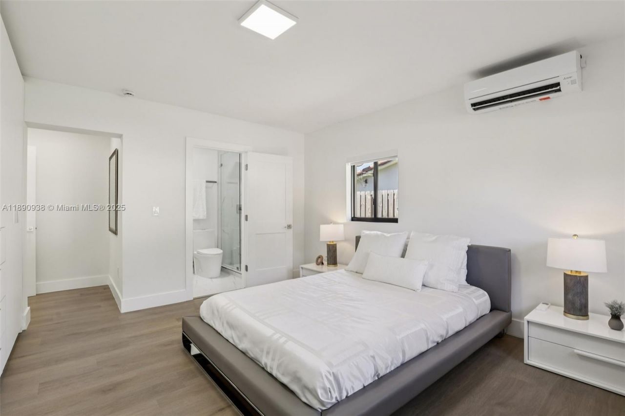 1960 NE 32nd St, Lighthouse Point, FL 33064 Photo