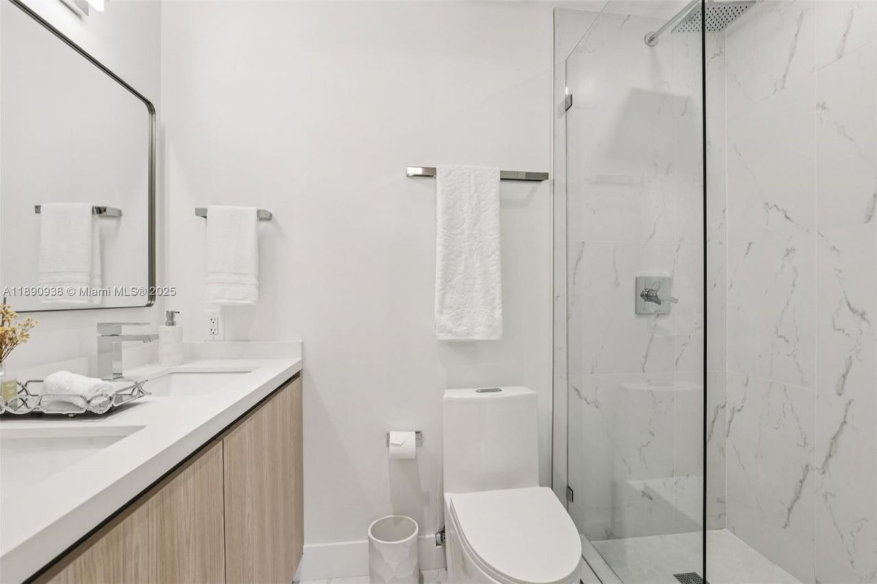 1960 NE 32nd St, Lighthouse Point, FL 33064 Photo