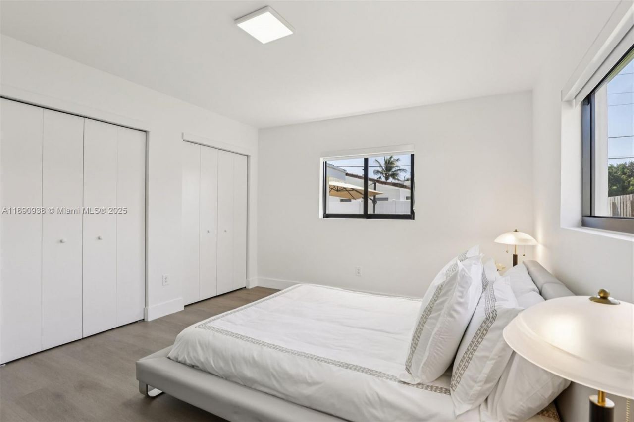 1960 NE 32nd St, Lighthouse Point, FL 33064 Photo