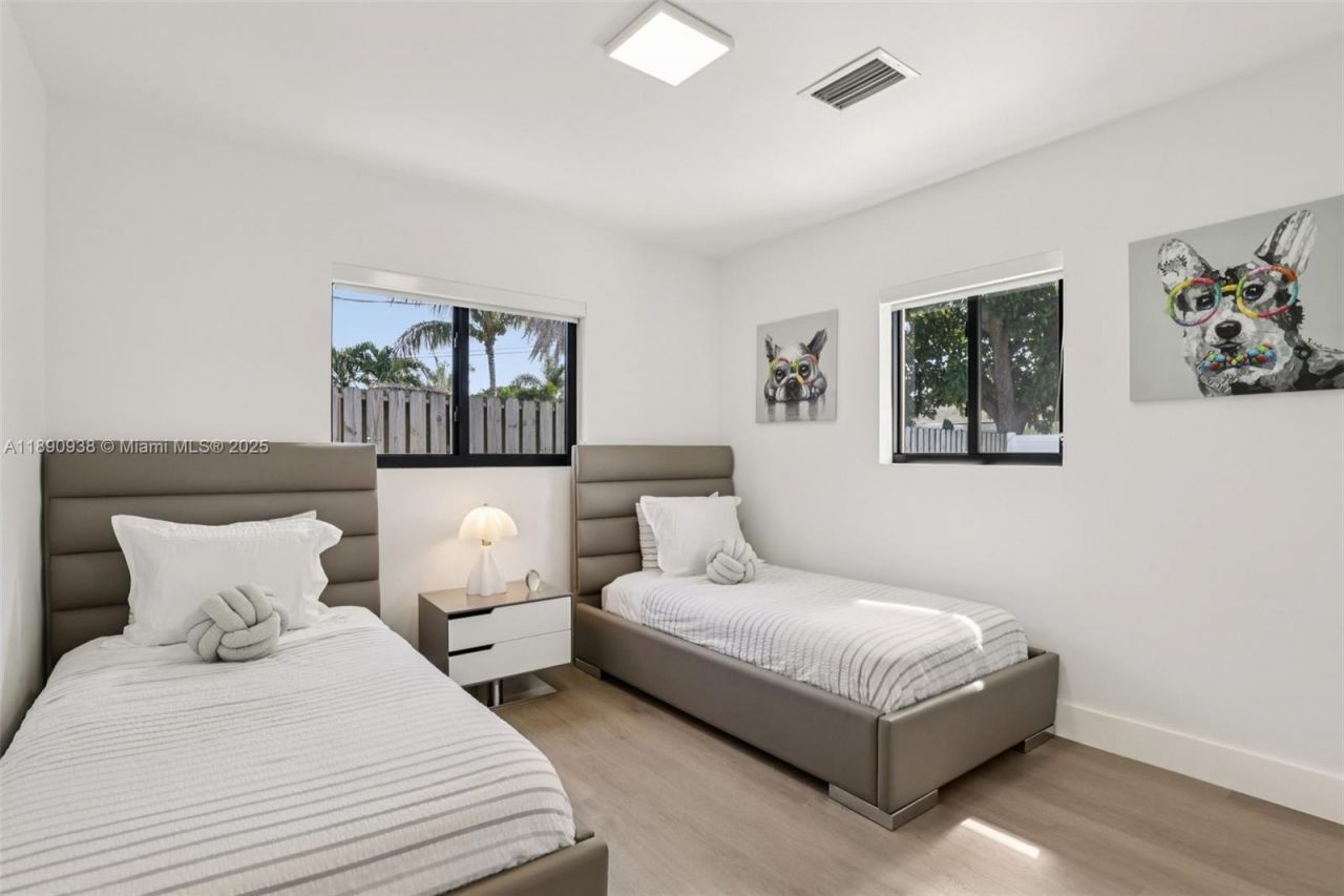 1960 NE 32nd St, Lighthouse Point, FL 33064 Photo