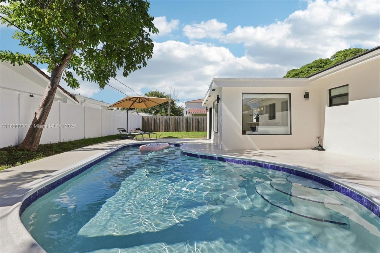 1960 NE 32nd St, Lighthouse Point, FL 33064 Photo