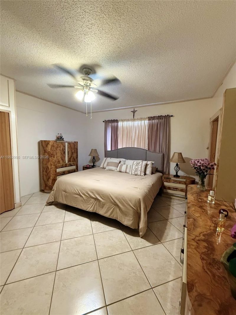 1835 SW 10th St, Miami, FL 33135 Photo