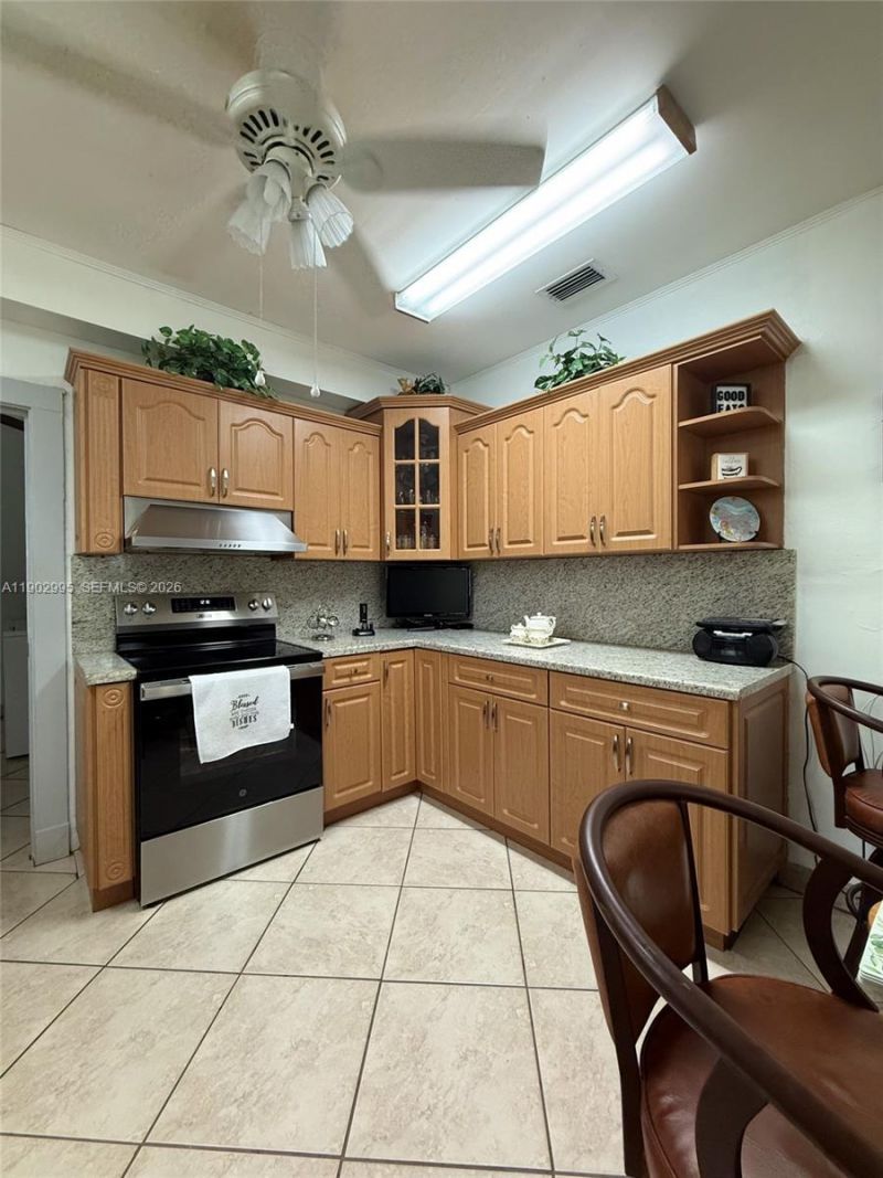 1835 SW 10th St, Miami, FL 33135 Photo
