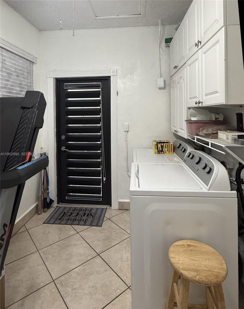 1835 SW 10th St, Miami, FL 33135 Photo