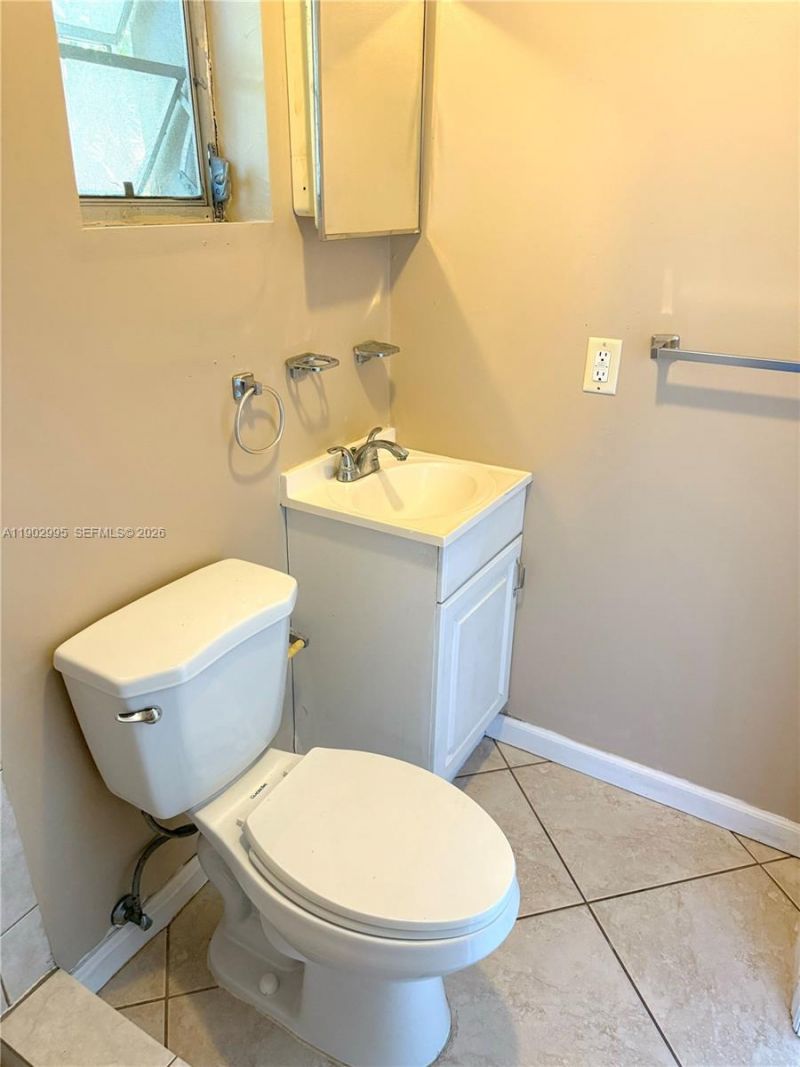 1835 SW 10th St, Miami, FL 33135 Photo