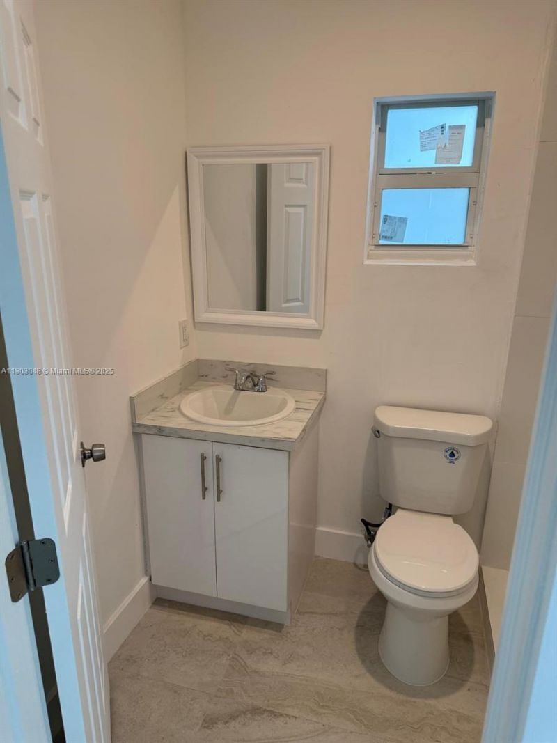 2441 NW 98th St, Miami, FL 33147 Photo