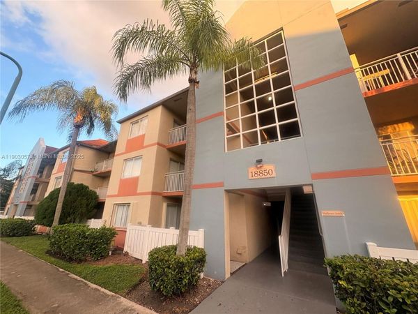 18850 NW 57th Ave, Unit 306, Hialeah, FL 33015