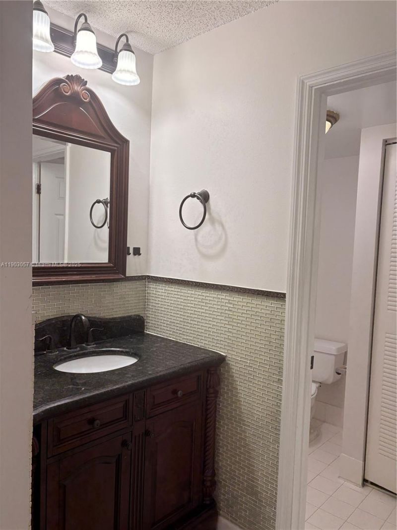 18850 NW 57th Ave, Unit 306, Hialeah, FL 33015 Photo