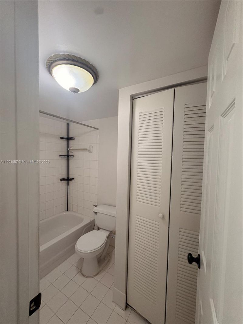 18850 NW 57th Ave, Unit 306, Hialeah, FL 33015 Photo