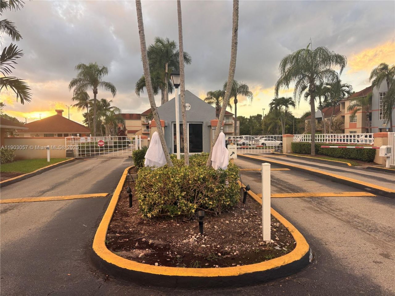 18850 NW 57th Ave, Unit 306, Hialeah, FL 33015 Photo