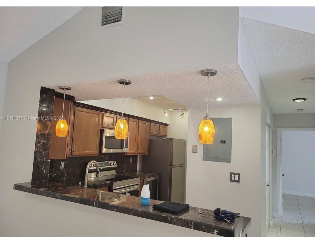 18850 NW 57th Ave, Unit 306, Hialeah, FL 33015 Photo