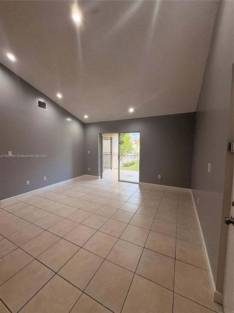 18850 NW 57th Ave, Unit 306, Hialeah, FL 33015 Photo