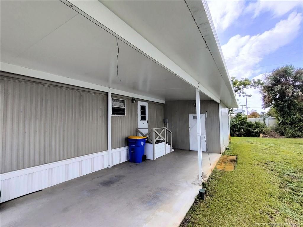 2540 SE Penny Lane, Stuart, FL 34994 Photo