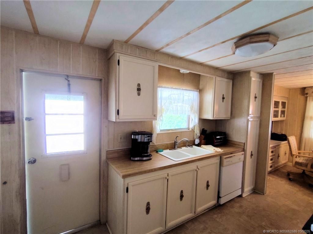 2540 SE Penny Lane, Stuart, FL 34994 Photo