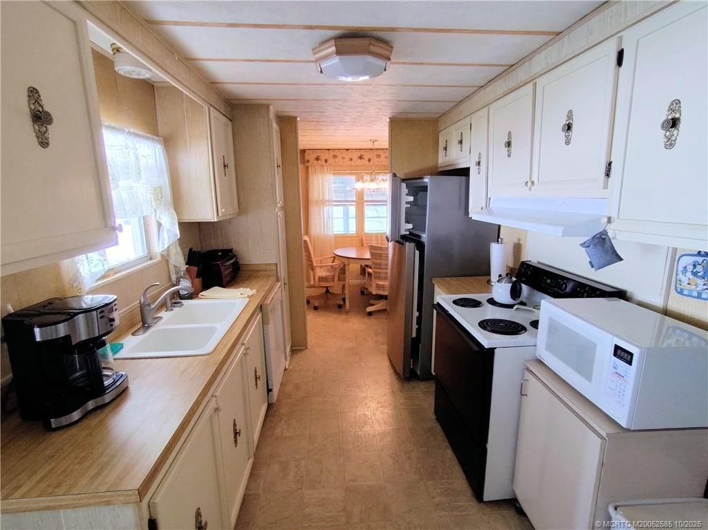 2540 SE Penny Lane, Stuart, FL 34994 Photo