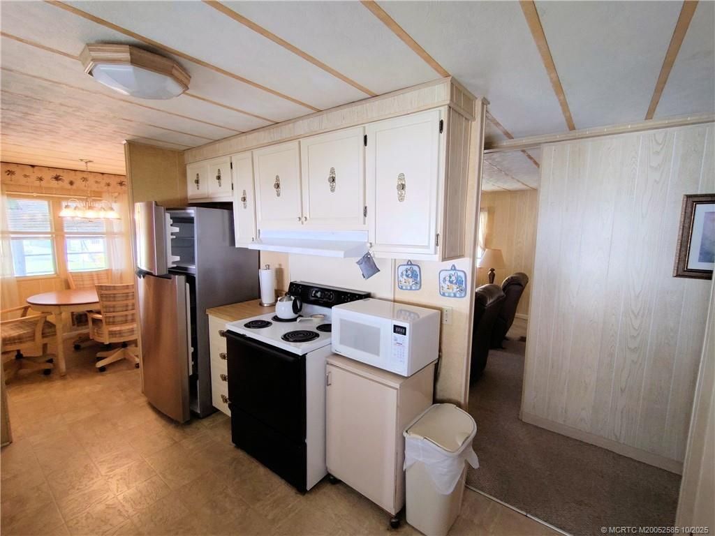 2540 SE Penny Lane, Stuart, FL 34994 Photo