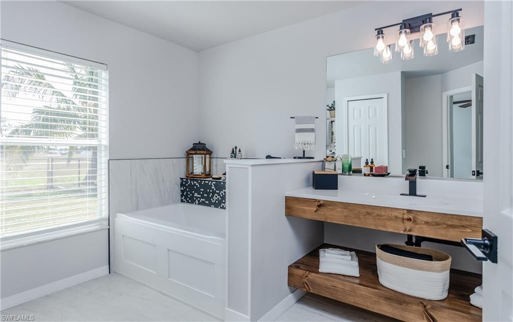 108 NW 28th St, Cape Coral, FL 33993 Photo